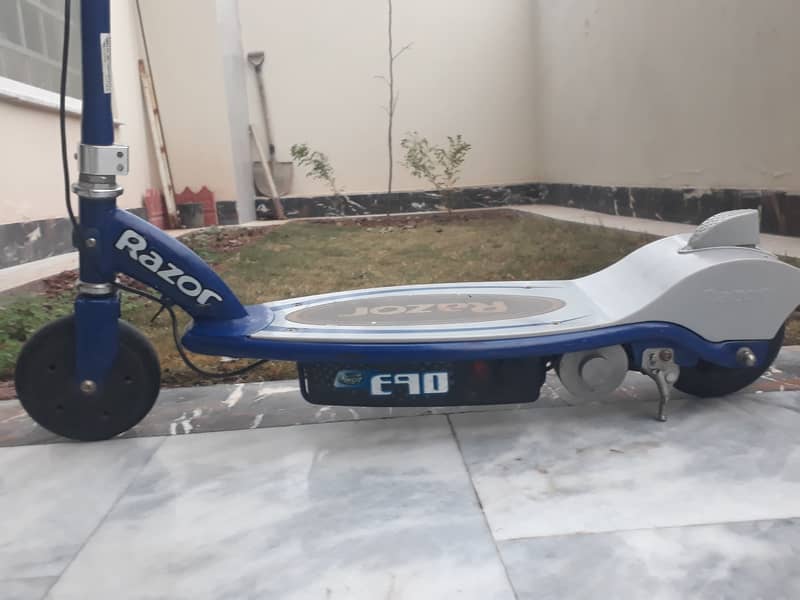 Razor E90 Electric Scootie 7