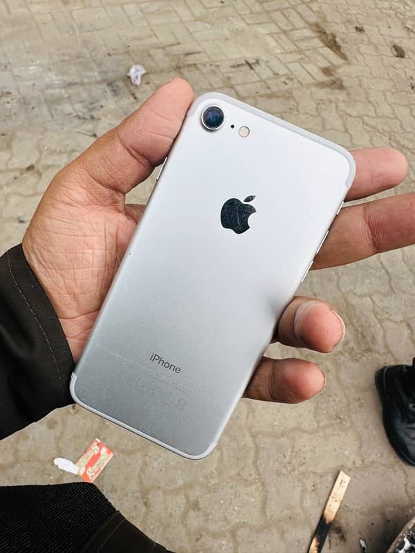 Iphone 7 Pta Approved 32 Gb 4