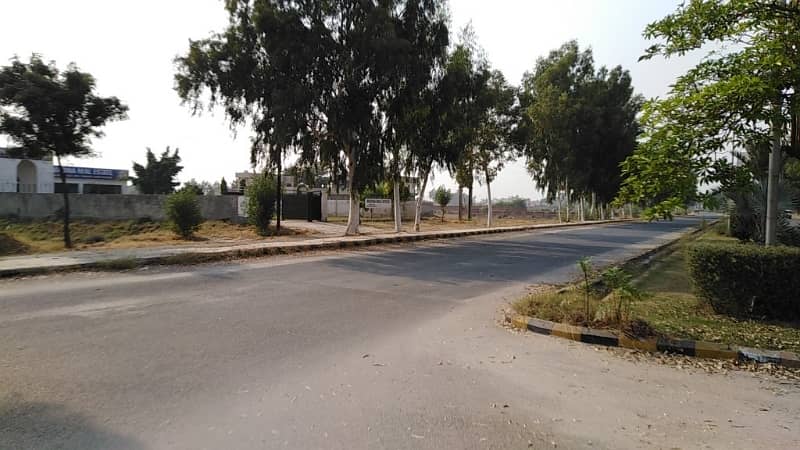 Own A Residential Plot In 20 Marla Chinar Bagh Shaheen Block 5