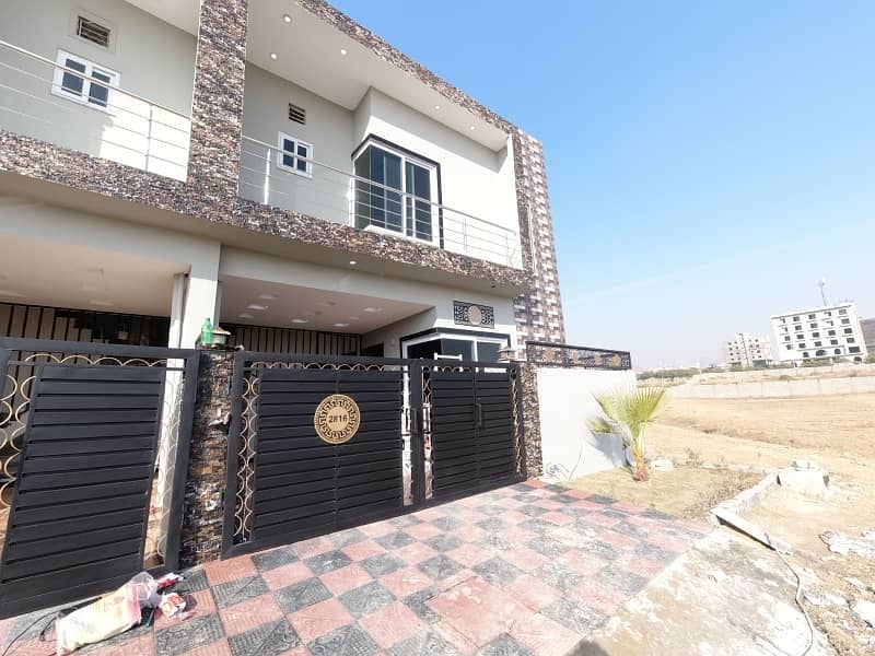 Buy your ideal 5 Marla House in a prime location of Islamabad 44