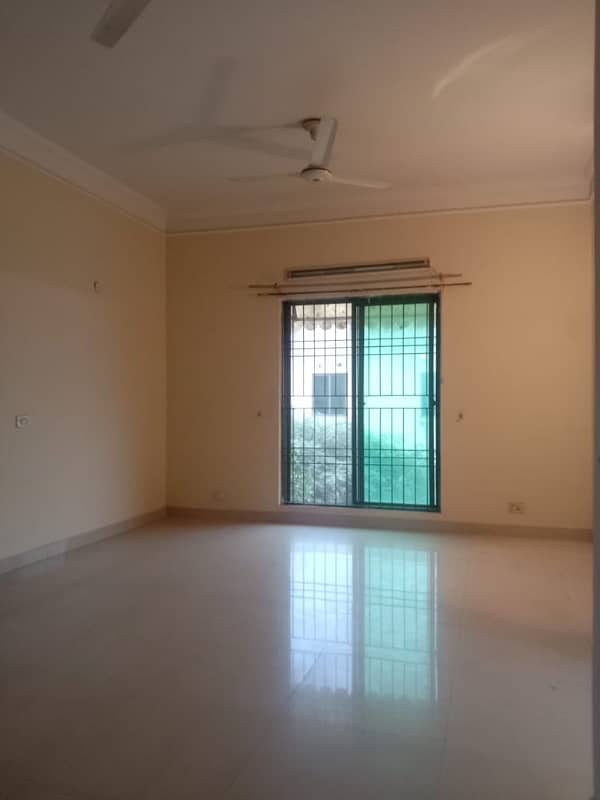 HOT LOCATION CORNER HOUSE FOR RENT IN GREEN CITY AVAILABLE AT RANA MURSLEEN ESTATE 12