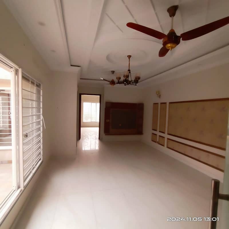 Upper Portion Beautiful House Available At Rana MURSLEEN Estate Lower Portion Locked 7