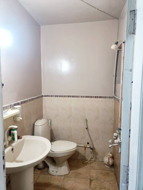 Samama corner flat is available for sale in gulistane jauhar block 20 5