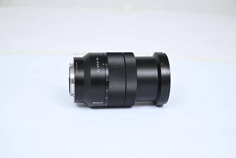 sony e Mount 24-70mn f/4 Lenz ZEISS 1