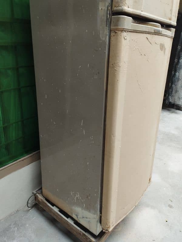 Dawlance full size fridge Urgent sale 3