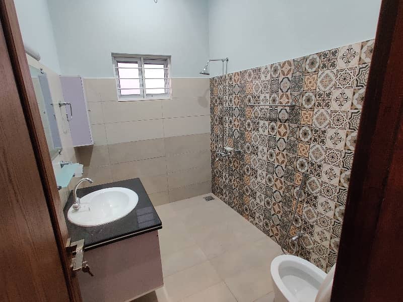 One Kanal Beautiful Upper Portion For Rent 13