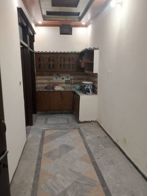 Family flate for rent with gas in Khanna dak near rawal hospital Islamabad 0