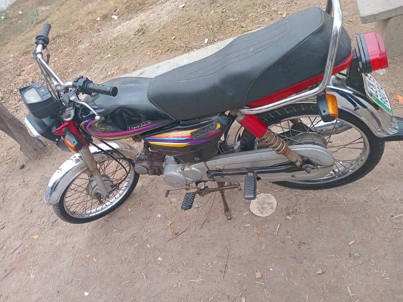 70 motorbike black colour in good condition 0