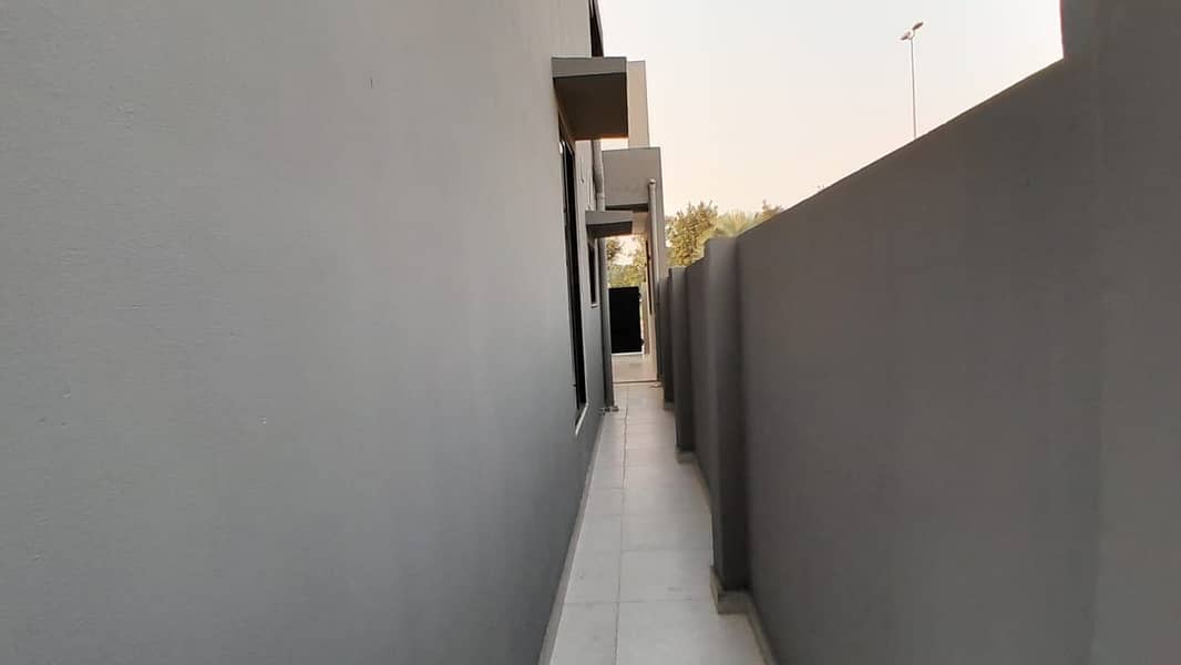 MAIN BOULEVARD AND FACING PARK BRAND NEW HOUSE 8 MARLA WITH SOLAR SYSTEM 10 KV AVAILABLE FOR SALE 19