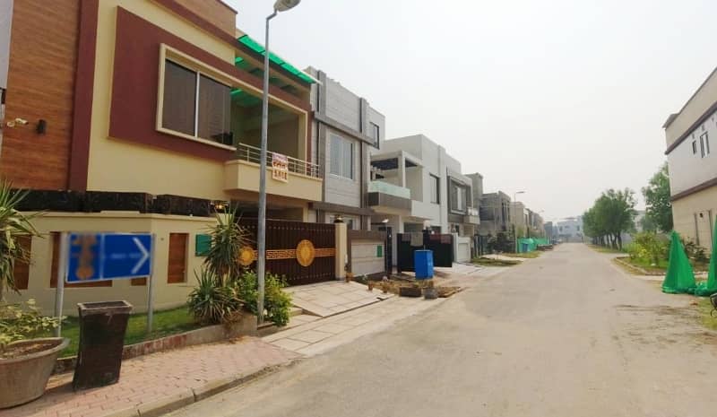 Gorgeous 5 Marla Corner House For Sale In Block C, Bahria Orchard 49