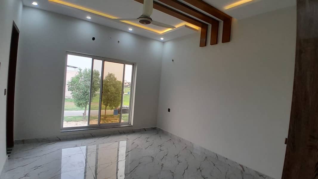 BRAND NEW HOUSE 8 MARLA SPANISH STYLE AVAILABLE FOR SALE IN PHASE 2 BAHRIA ORCHARD 24