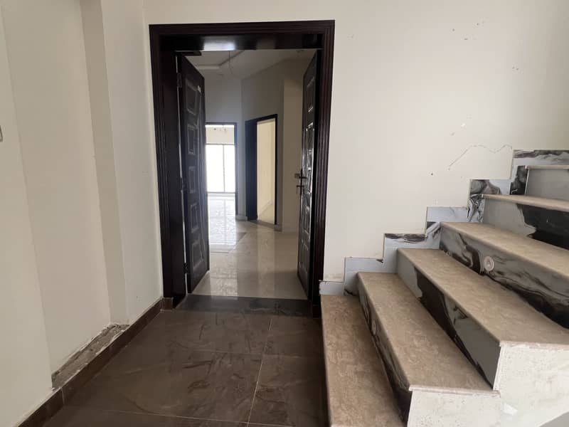 BRAND NEW HOUSE 8 MARLA NEAR ENTRANCE GATE ONE OF BAHRIA ORCHARD 9