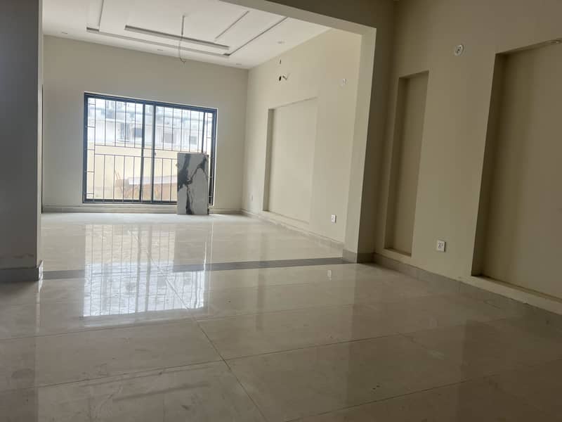 BRAND NEW HOUSE 8 MARLA NEAR ENTRANCE GATE ONE OF BAHRIA ORCHARD 18