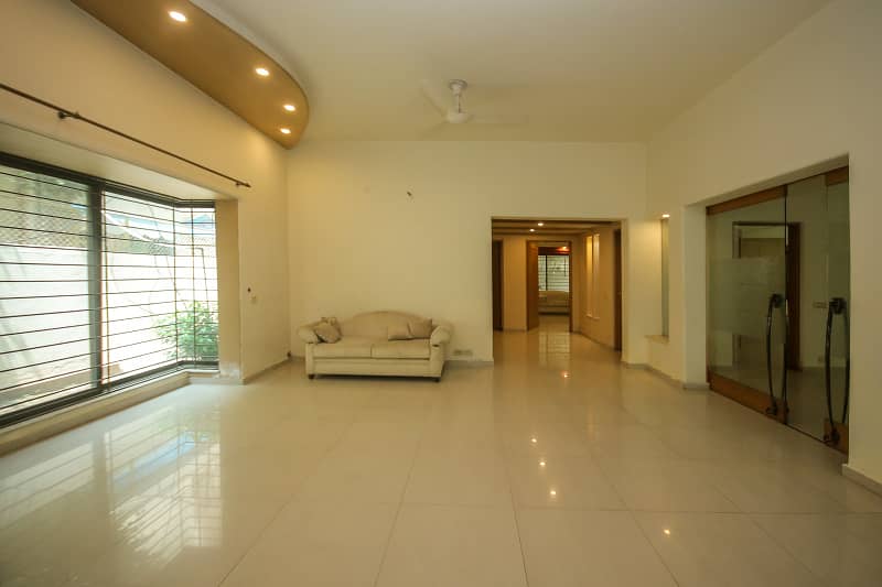 Spacious 5-Bedroom Luxury House For Rent 11