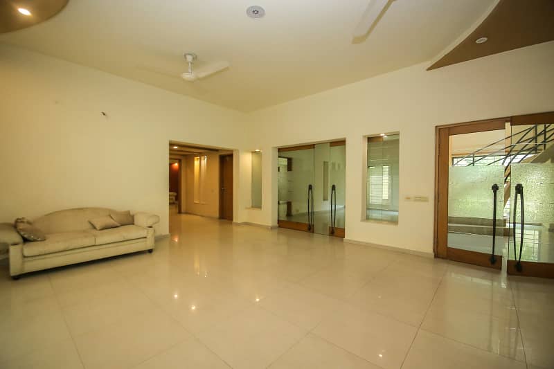 Spacious 5-Bedroom Luxury House For Rent 21