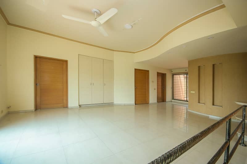 Spacious 5-Bedroom Luxury House For Rent 24