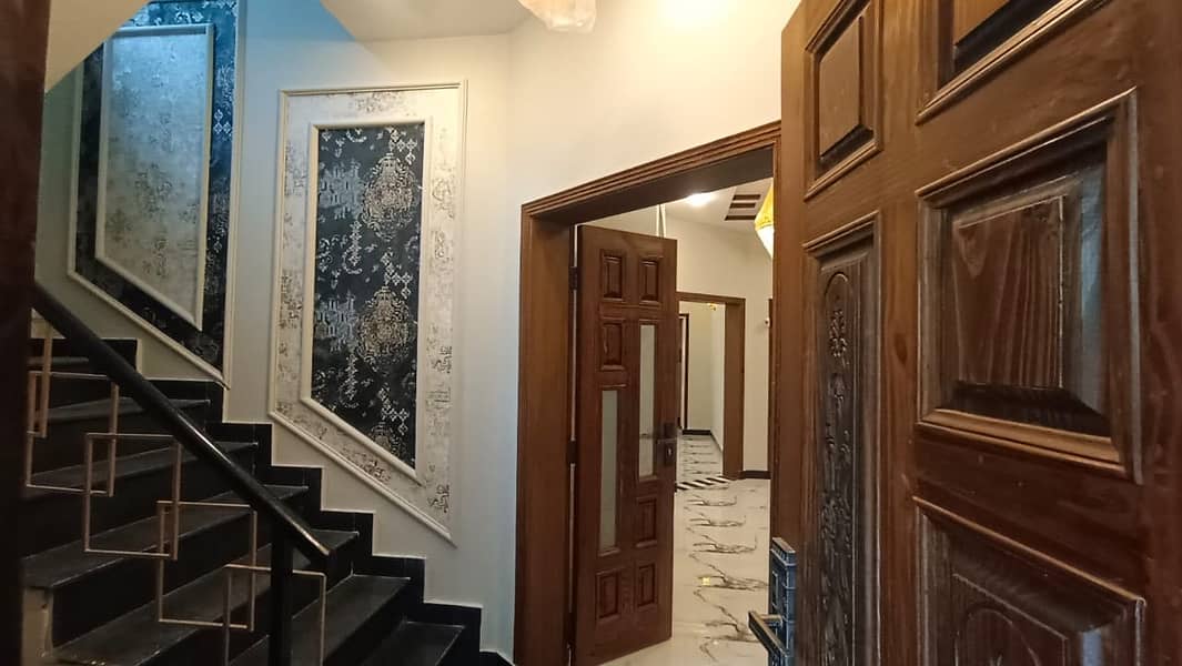 BRAND NEW HOUSE 8 MARLA MODERN DESIGN IN PHASE 2, BAHRIA ORCHARD 2