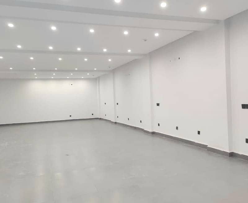 Brand New 4 Marla Commercial 3rd Floor for Rent Near Dolmen Mall 3