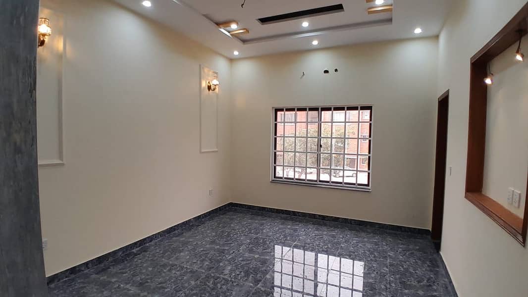 BRAND NEW HOUSE 9 MARLA NEAR JAMIA MASJID IN PHASE2, BAHRIA ORCHARD LAHORE 5