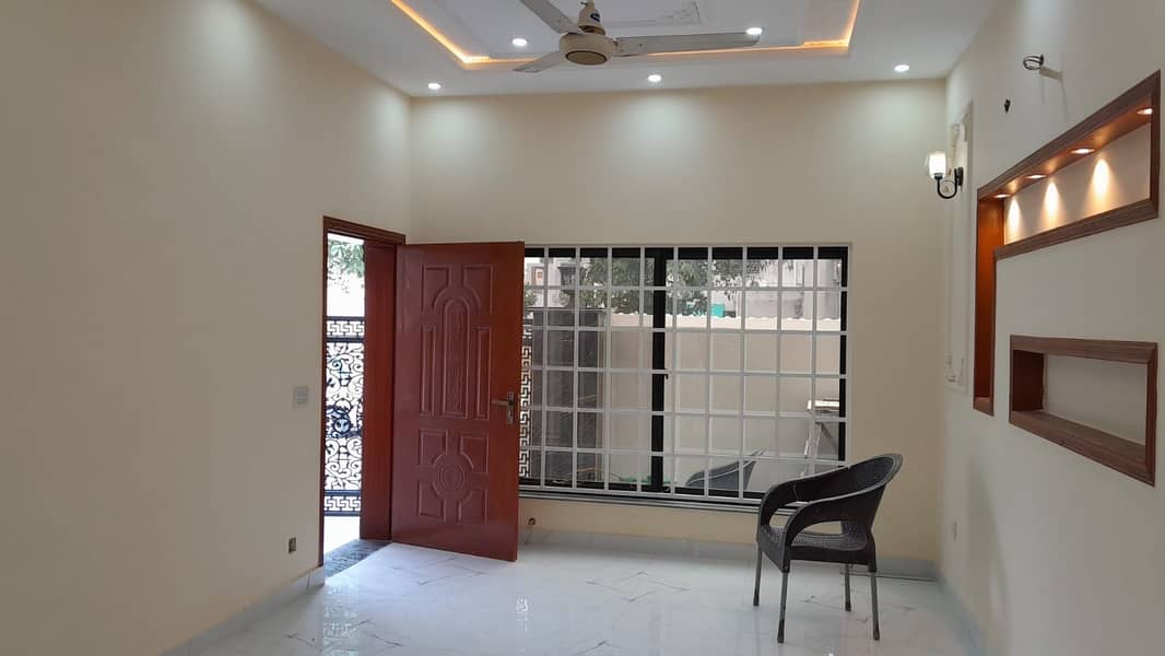 BRAND NEW HOUSE 9 MARLA NEAR JAMIA MASJID IN PHASE2, BAHRIA ORCHARD LAHORE 21