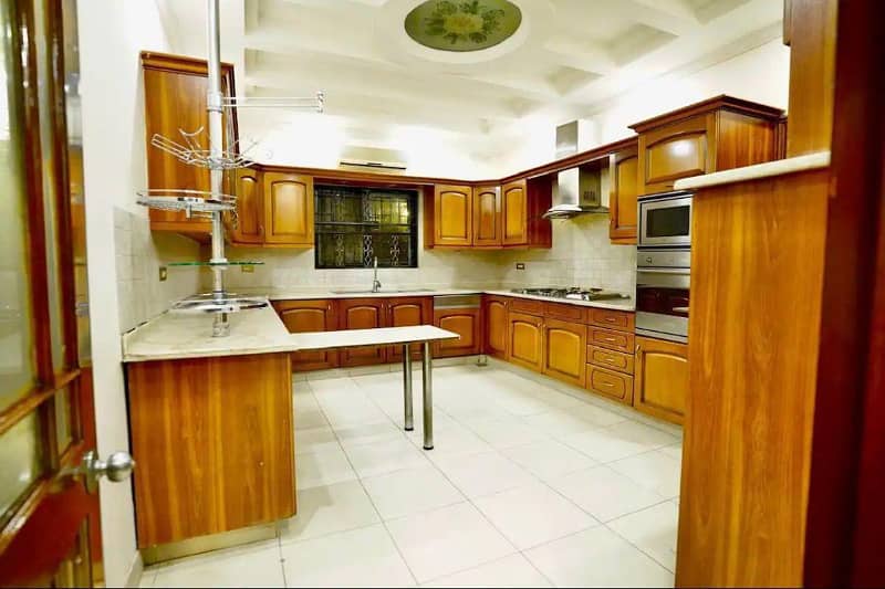 1 Kanal Fully Furnished House Available For Rent 11