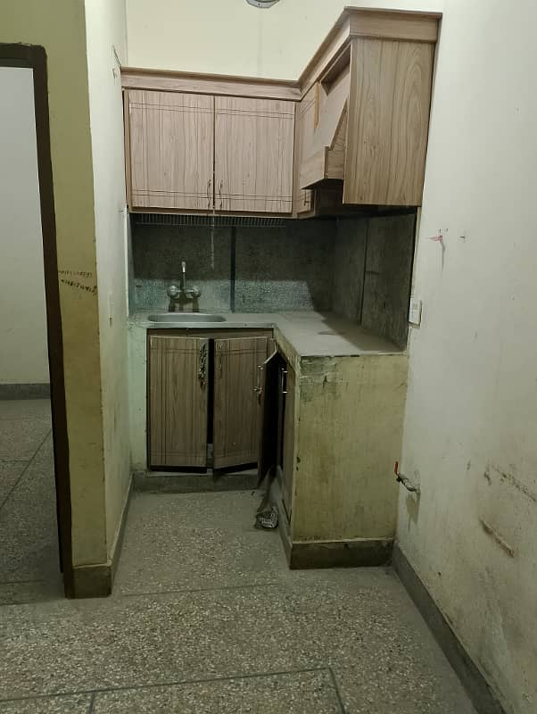 Family flate with 3 rooms in Khanna dak near Sanam Chowk Islamabad 5