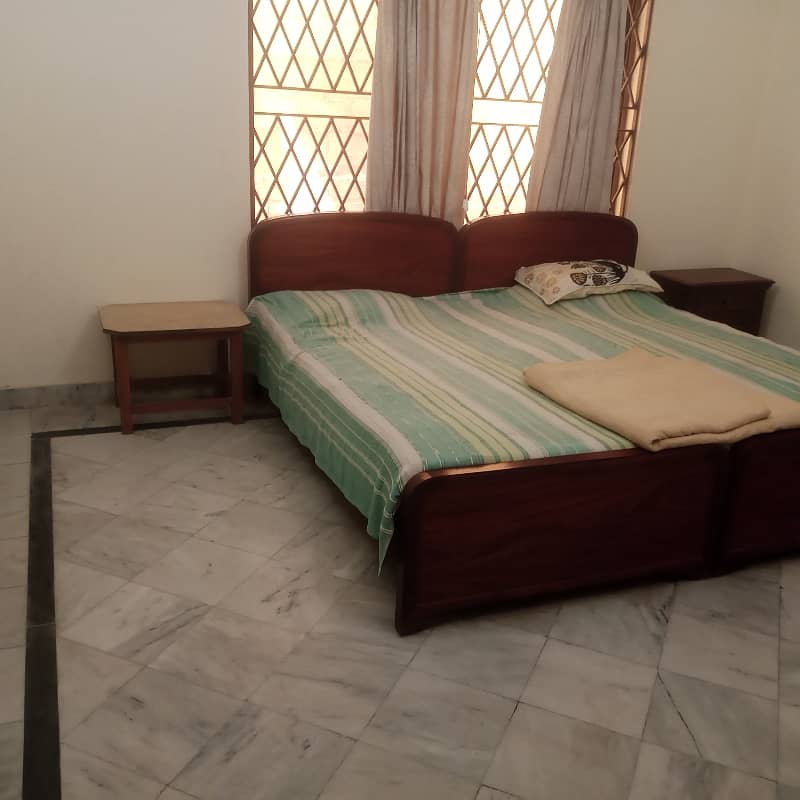 10 Marla 3 Bed House For Rent 8