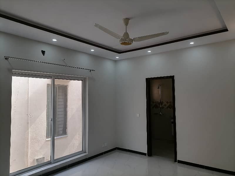 Buy Your Ideal 10 Marla House In A Prime Location Of Lahore 8