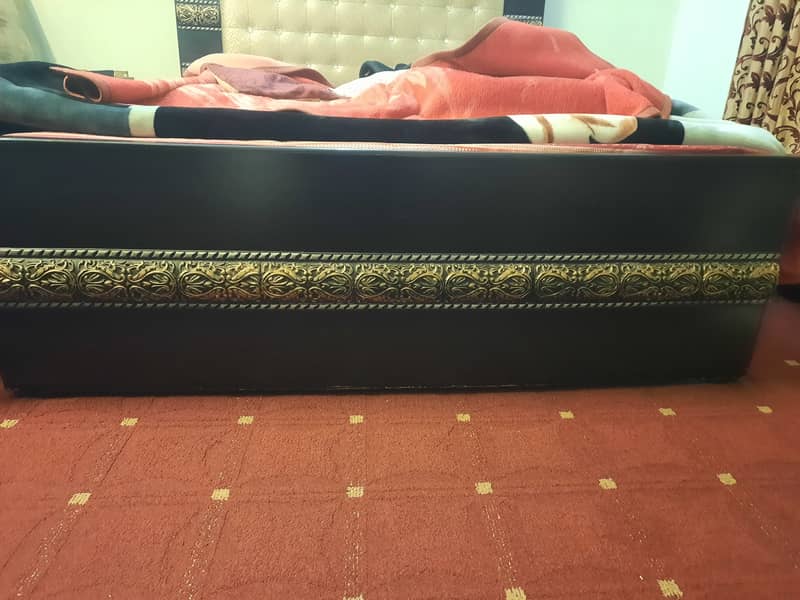 King size bed with side table 2