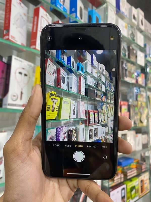 iphone xr non pta jv 64 gb 10/8 condition 7