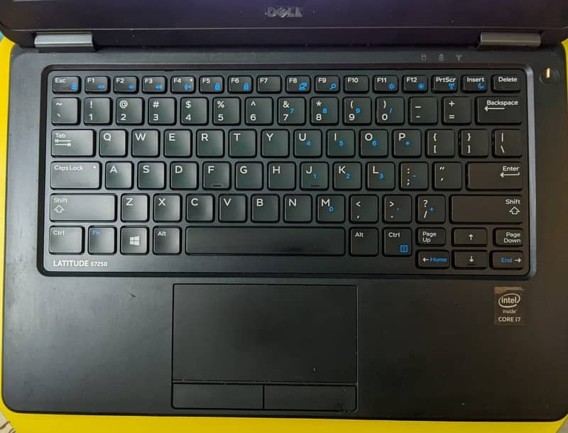 Dell latitude - i7 5th - 20 gb ram - 128 SSD - win 10 3