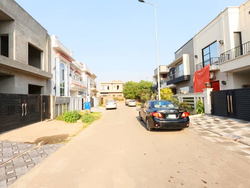 House Is Available For sale In Green City - Block C 2