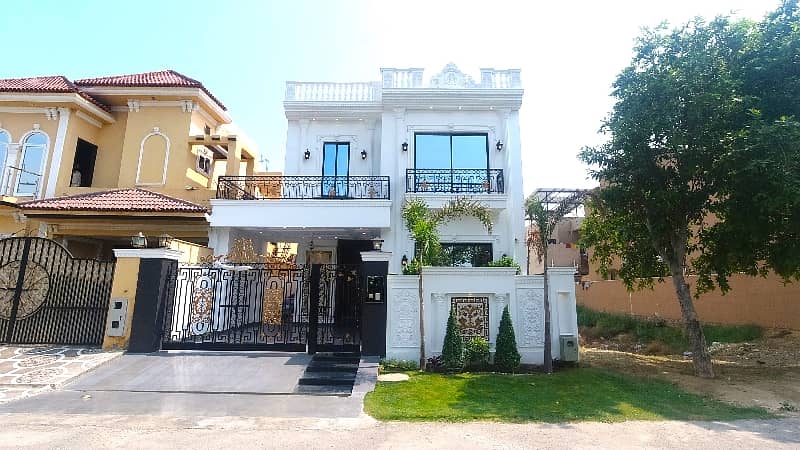 10 Marla House In Beautiful Location Of Paragon City Grove Block In Lahore 1