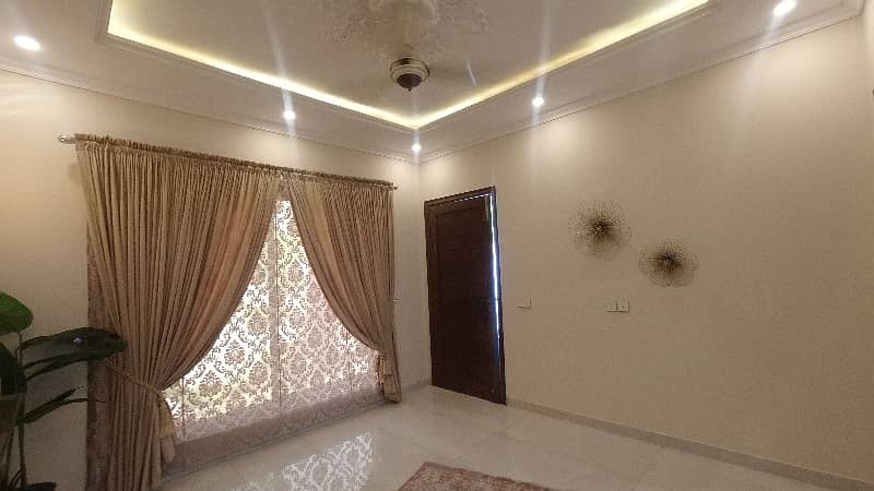 10 Marla House In Beautiful Location Of Paragon City Grove Block In Lahore 6