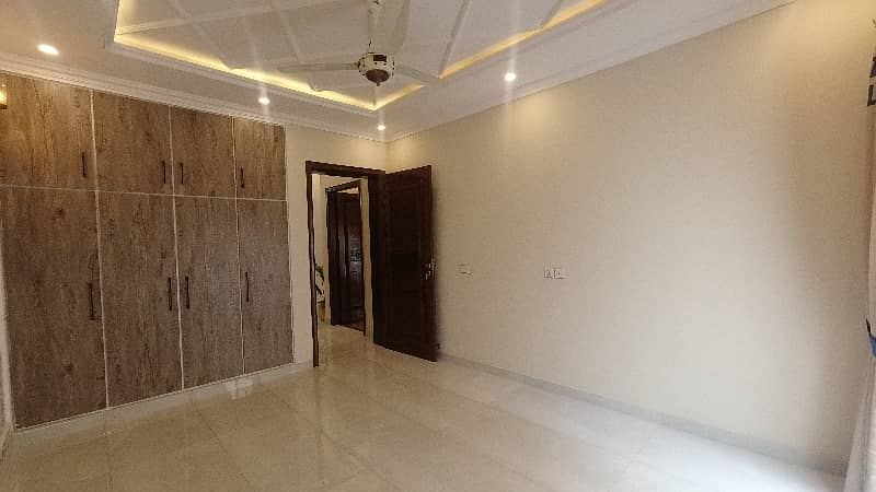 10 Marla House In Beautiful Location Of Paragon City Grove Block In Lahore 11