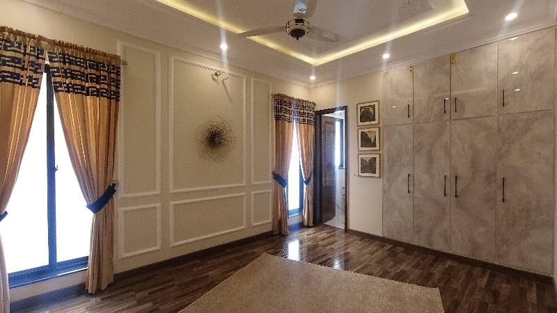 10 Marla House In Beautiful Location Of Paragon City Grove Block In Lahore 13