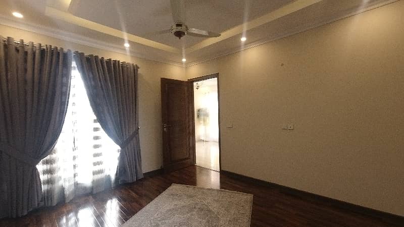 10 Marla House In Beautiful Location Of Paragon City Grove Block In Lahore 24