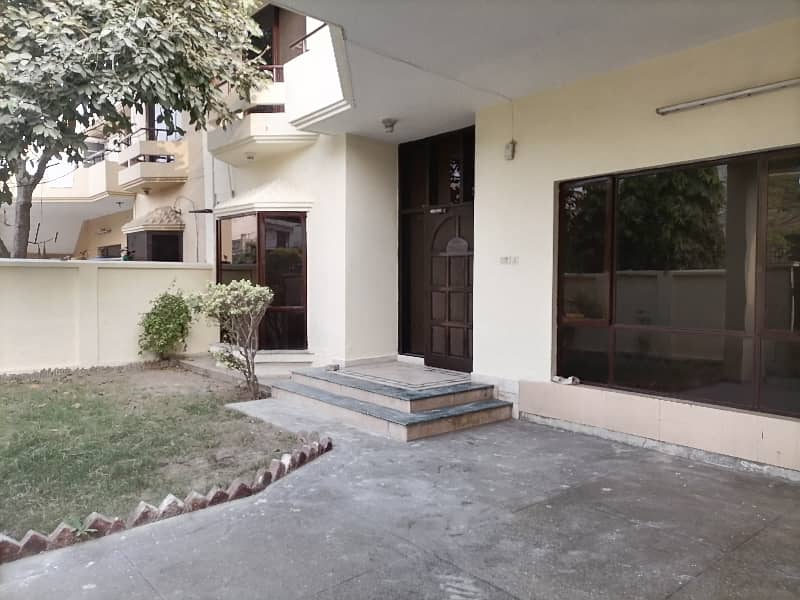 10 Marla House For sale Is Available In Askari 5 2