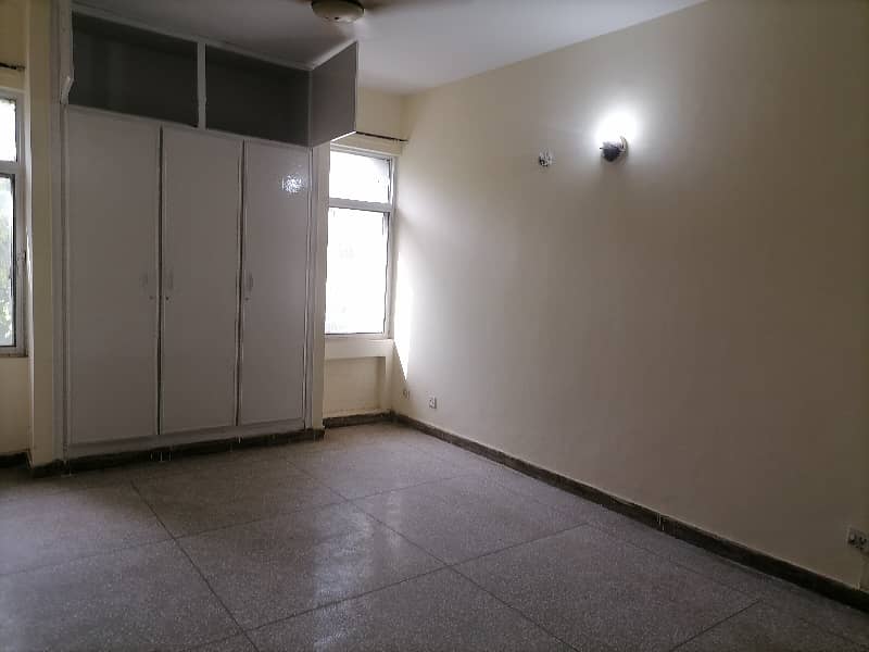 Flat For sale In Rs. 33000000 3