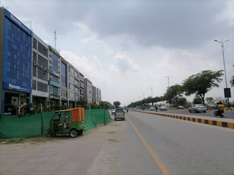 Residential Plot For Sale In Lahore 3