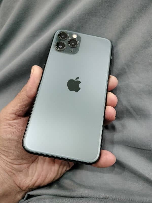 iphone 11 pro / 03000242699 03156062963) 0