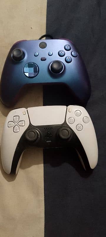 Ps5 controller and Xbox Series S controller available 3