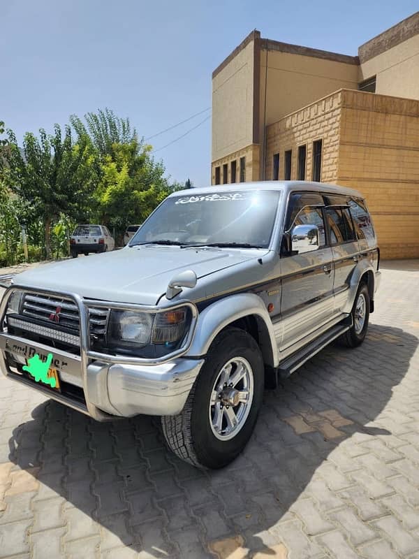 Mitsubishi Pajero 1992 12