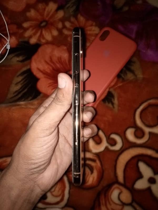 Iphone XS Max Non PTA 7