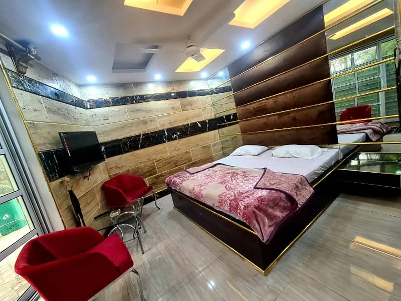 FURNISHED BEDROOMS LUXURY LIFESTYLE IN CANTT BOYS GIRLS WORKING AND STUDENTS KY LIYA AVAILABLE FEW TIME AND LONG TIME AVAILABLE 6