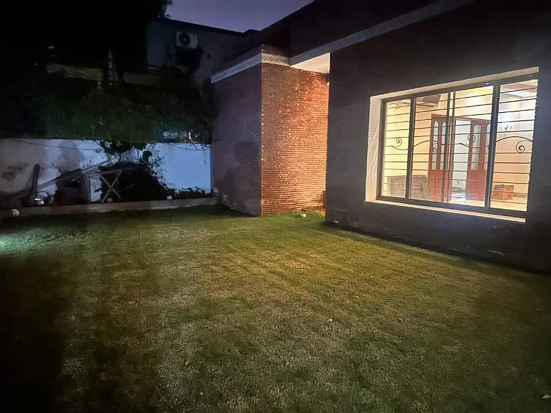 1-KANAL HOUSE FOR RENT IN CANTT PRIME LOCATION OTHER OPTIONS AVAILABLE IN CANTT & FURNISHED AND NON FURNISHED HOUSE AVAILABLE IN CANTT 4