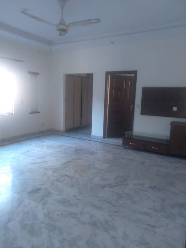 24 MARLA UPPER PORTION FOR RENT IN CANTT & OTHER OPTIONS AVAILABLE FURNISHED AND NON FURNISHED 2