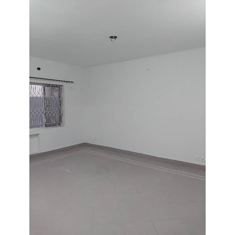 10 MARLA HOUSE FOR RENT IN ASKARI 09 OTHER OPTIONS AVAILABLE IN CANTT 0