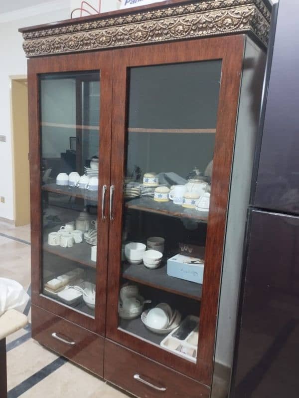 used showcase without crockery 0