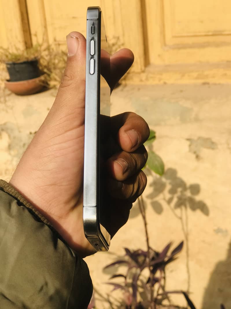 IPhone XR converted to iPhone 15 pro max 1